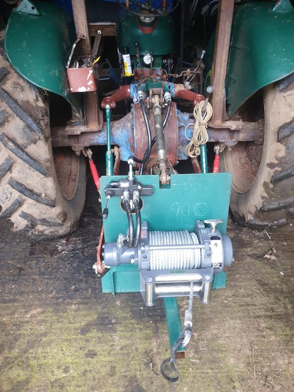 Winch on the tractor, view from behind.