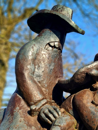 Rank Bajin as part of a statue of Lobey Dosser.
